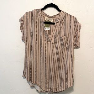 Women’s Blouse Size: L